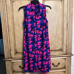 Cute casual or dress it up dress. V neck with choker.